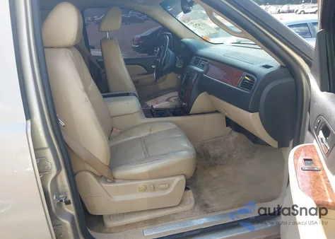 2007 Chevrolet Suburban 1500 Ltz из США, поврежденный, VIN 1GNFC16057J251932